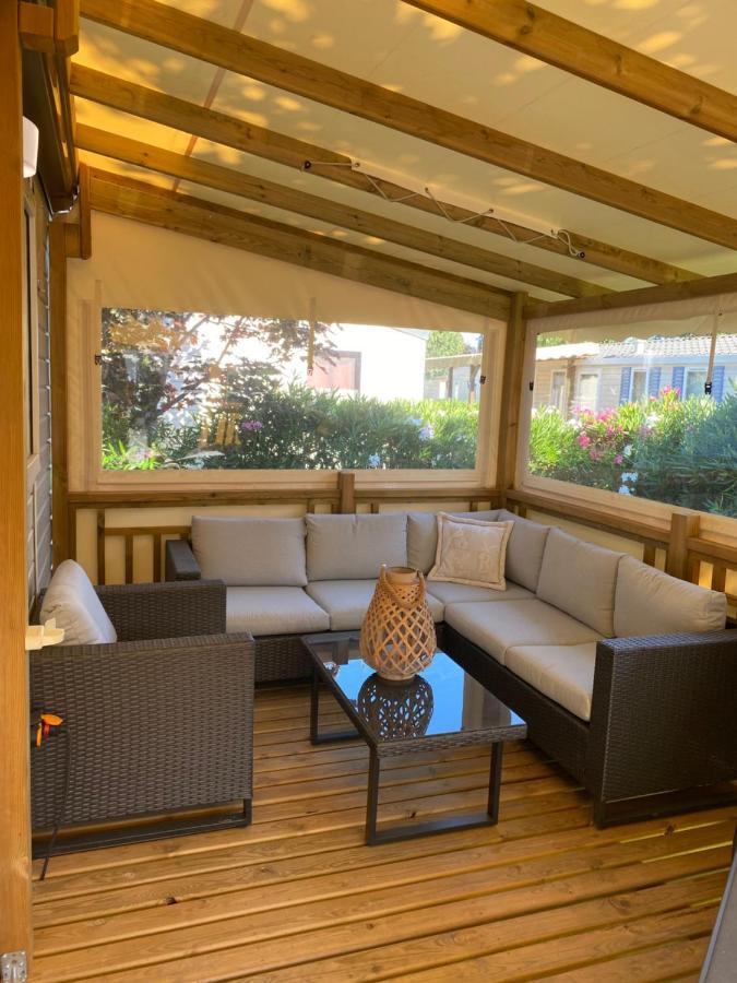 Mobil Home De Charme Fréjus Екстериор снимка