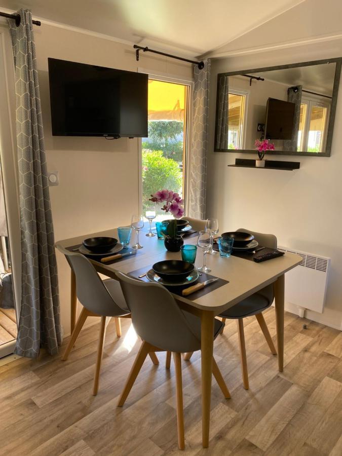 Mobil Home De Charme Fréjus Екстериор снимка